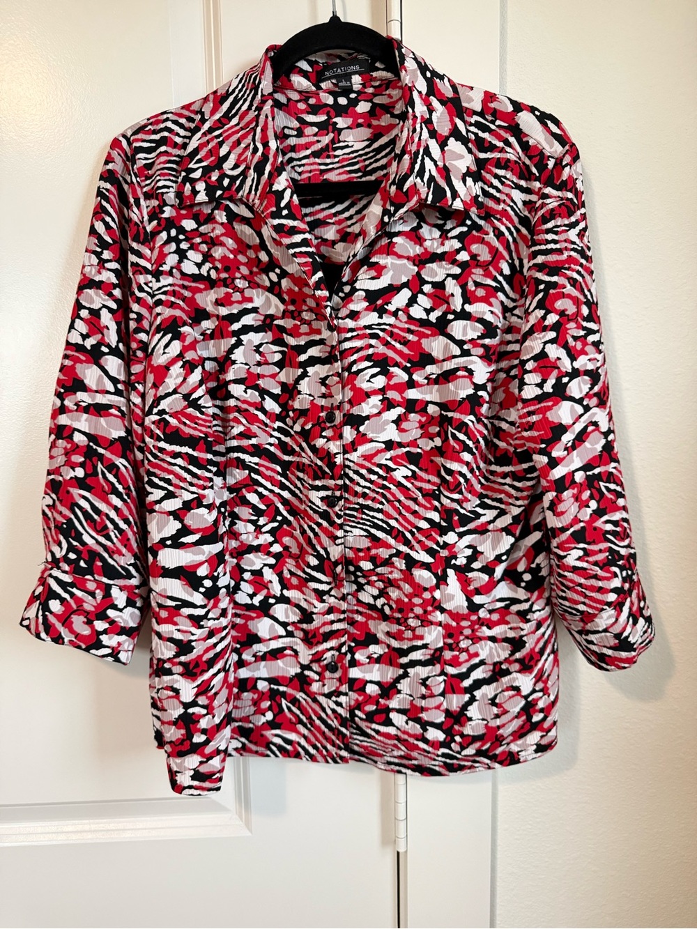 Notations 3/4 Sleeve Animal Print Blouse with Built In Tank Size Large PTP 21”